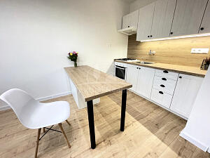 1 izbový byt, Prieviza - Sever, 38 m2, OV, nová rekonštrukcia - 1-izbové byty na predaj - Prievidza - Sever
